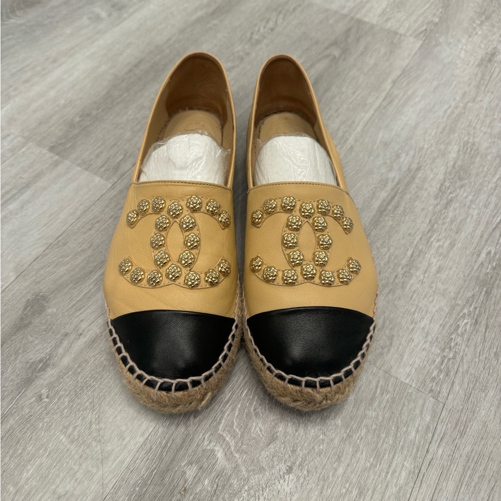 Chanel Camellia Studded CC Lambskin Espadrille Flats 38 - Picture 7 of 12